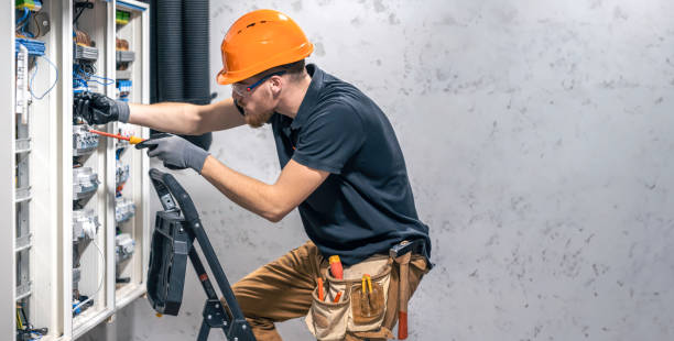 Best Commercial Electrician Services  in Giddings, TX